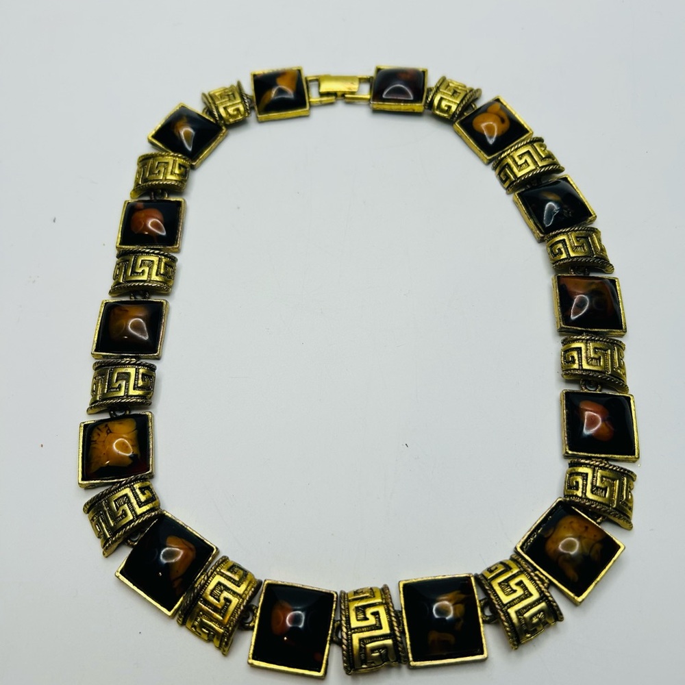 Vtg Napier choker necklace, tigers eye pattern.